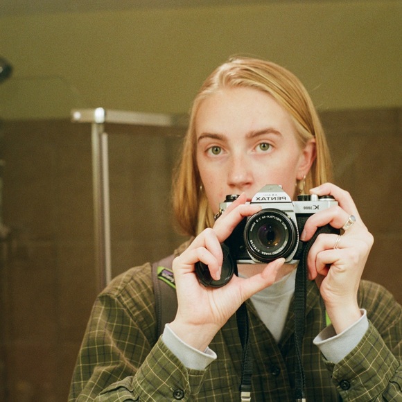 Meet your Posher, Claire - Picture 1 of 1